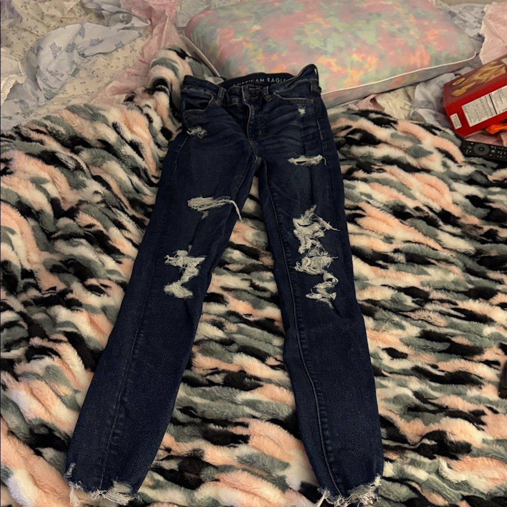 American Eagle Outfitters Women's Dark Blue Distressed Hi-Rise Jegging
